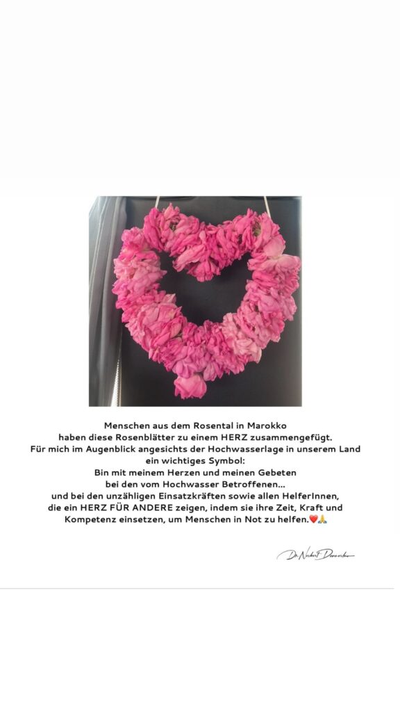 Dr. Norbert Dennerlein: Menschen aus dem Rosental in Marokko haben diese Rosenblätter zu einem HERZ zusammengefügt