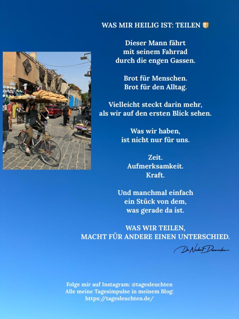 Dr. Norbert Dennerlein: WAS MIR HEILIG IST. Dieser Mann fährt mit seinem Fahrrad durch die engen Gassen